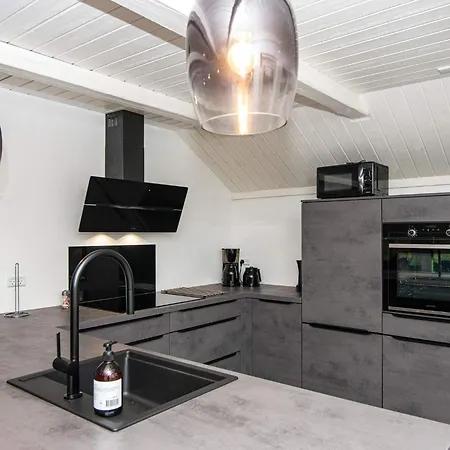 Luxury Retreat With Pool - By Traum Vakantiehuis