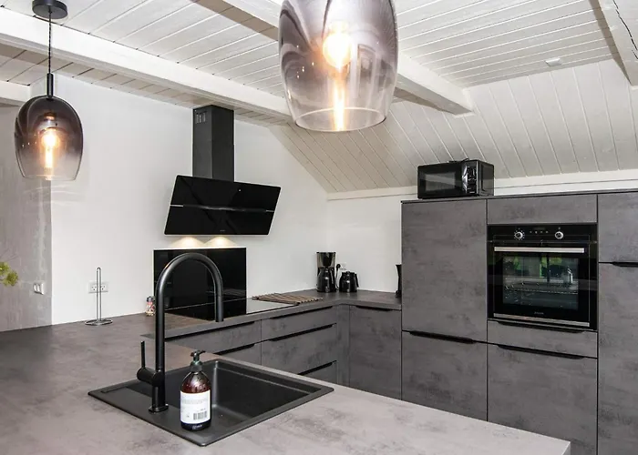 Luxury Retreat With Pool - By Traum Casa vacanze