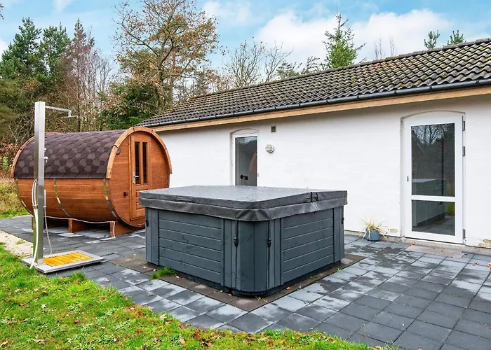 Casa vacanze Luxury Retreat With Pool - By Traum Henne Strand